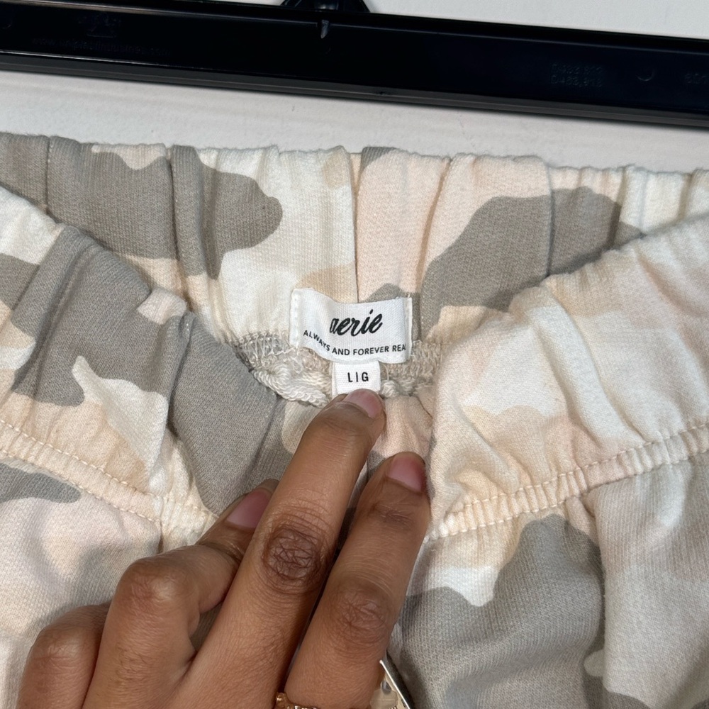 NWT Aerie Jet Setter Jogger in Sandbar - L - Picture 5 of 7